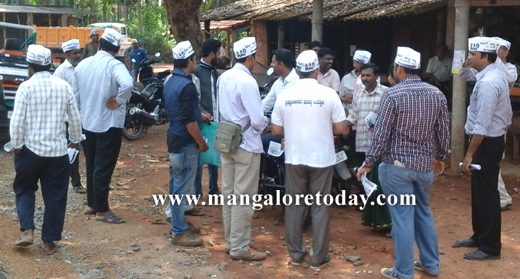 AAP Candidate M R Vasudeva campaing in Mangalore